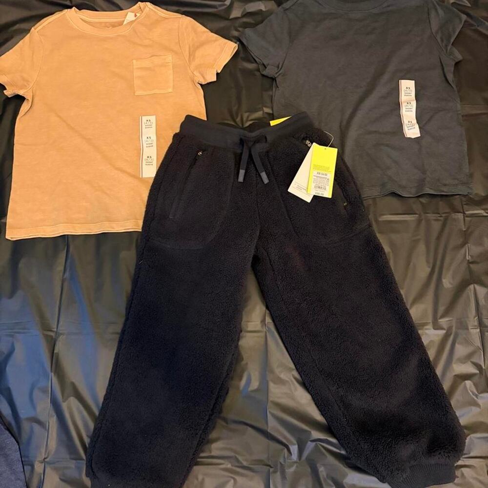 Cat & Jack Boys' Clothing Bundle Size XS (4/5)